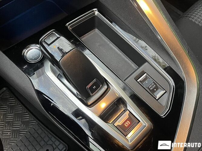 Peugeot 3008 43 peugeot 3008 2021