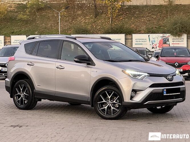 Toyota Rav-4 2016 doar la InterAuto