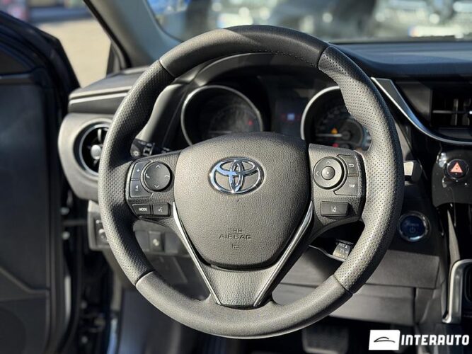 toyota Auris 2016