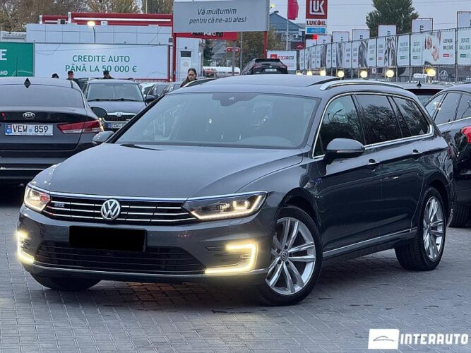 Volkswagen Passat GTE 2015 doar la InterAuto