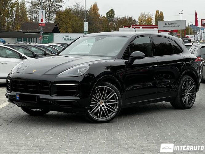 Porsche Cayenne E-Hybrid 2019 doar la InterAuto