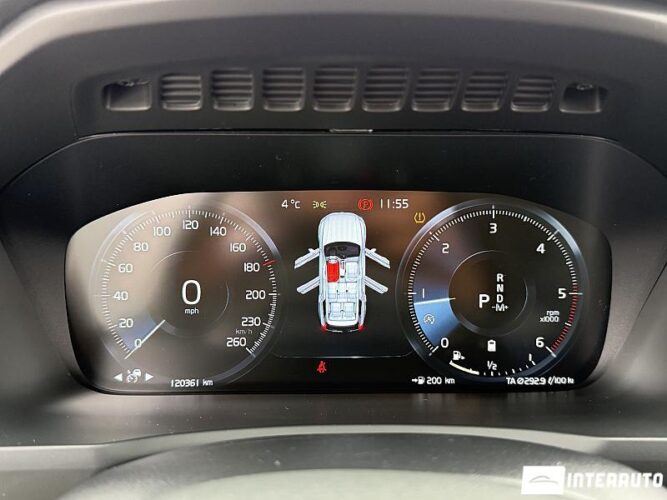 Volvo XC 90 44 interauto-car