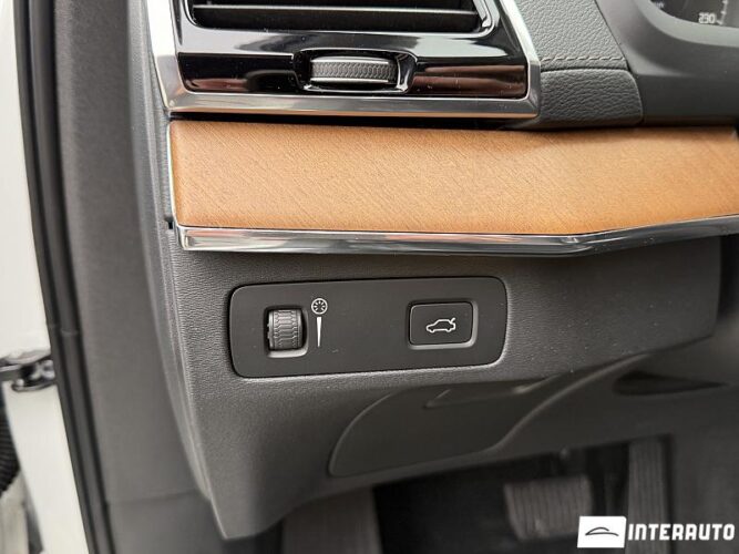 Volvo XC 90 59 interauto-car