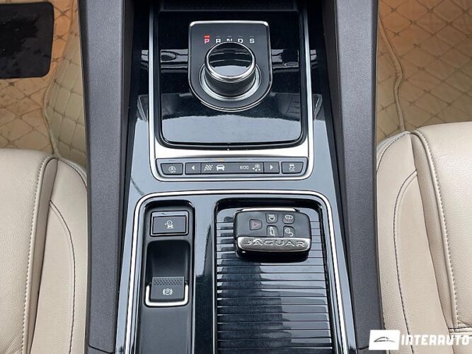 Jaguar F-Pace 39 jaguar F-Pace 2018