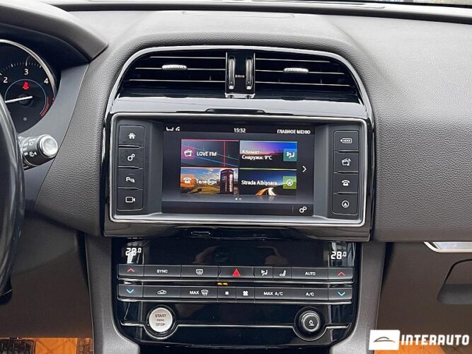 Jaguar F-Pace 37 jaguar F-Pace 2018