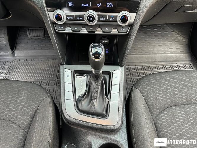 Hyundai Elantra 42 hyundai Elantra 2020