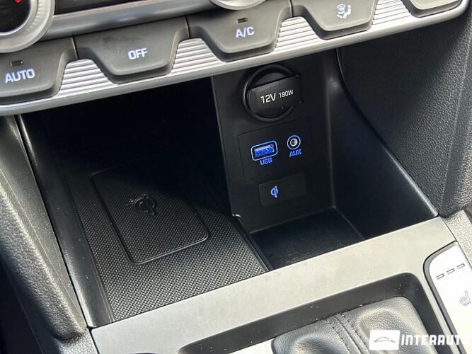 Hyundai Elantra 44 hyundai Elantra 2020