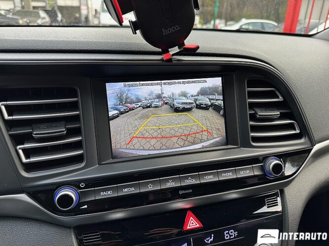 Hyundai Elantra 40 hyundai Elantra 2020