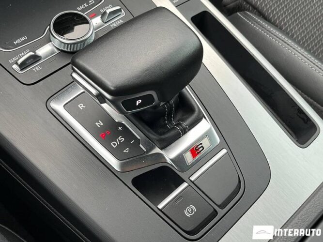 Audi SQ5 52 audi SQ5 2018