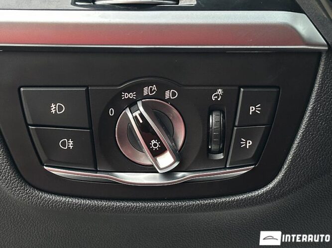 BMW X3 2.0D 58 interauto-car