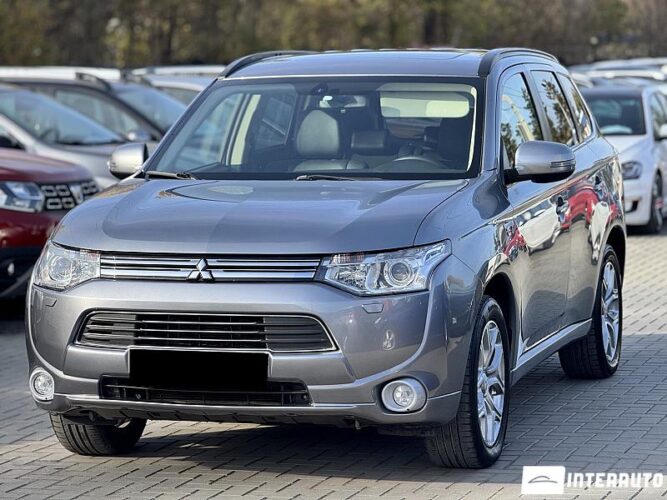 Mitsubishi Outlander 2013 doar la InterAuto