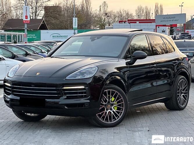 Porsche Cayenne E-Hybrid 2019 doar la InterAuto