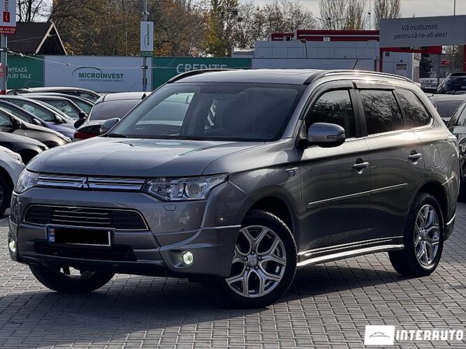 Mitsubishi Outlander 2013 doar la InterAuto