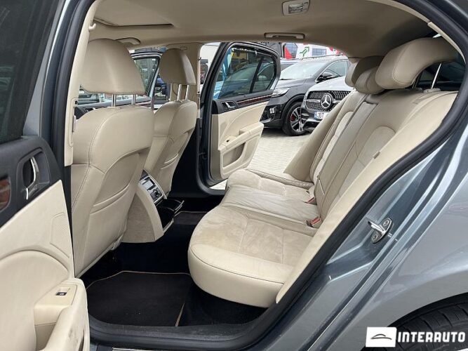 Skoda Superb 43 skoda Superb 2009