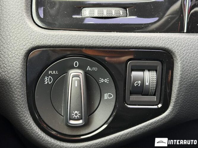 Volkswagen Golf GTI 34 interauto-car