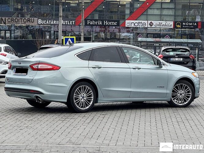 Ford Fusion 33 interauto-car