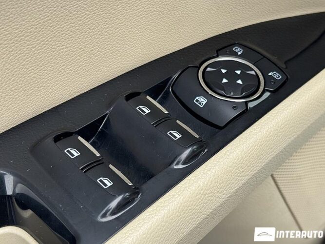 Ford Fusion 48 interauto-car