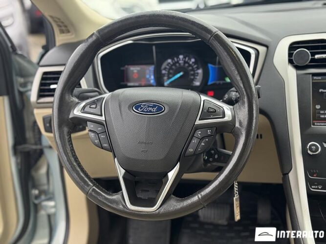 Ford Fusion 37 interauto-car