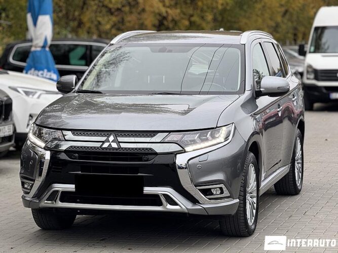 Mitsubishi Outlander 2020 doar la InterAuto