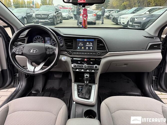 Hyundai Elantra 38 interauto-car