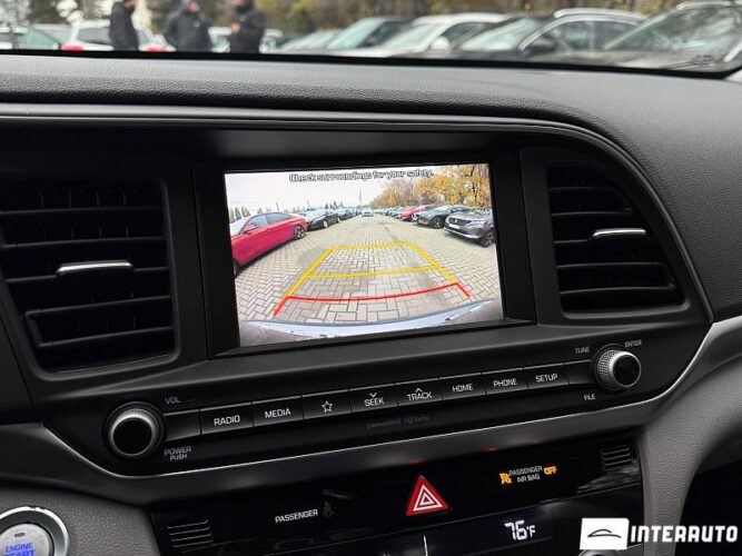 Hyundai Elantra 41 interauto-car