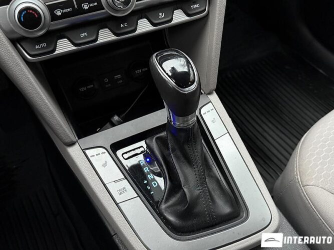 Hyundai Elantra 43 interauto-car