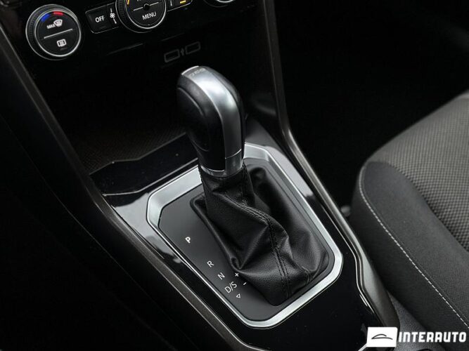 volkswagen T-Roc 2019