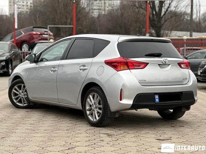 toyota Auris 2013