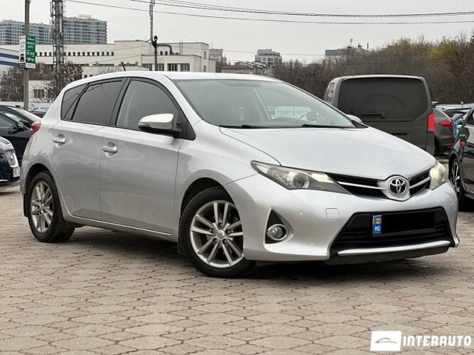 toyota Auris 2013
