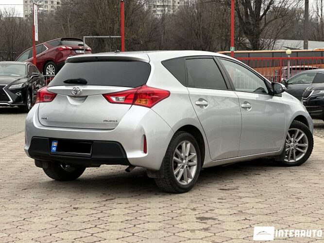 toyota Auris 2013