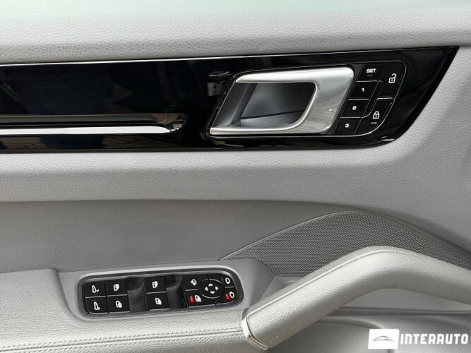 Porsche Cayenne 42 porsche Cayenne 2020