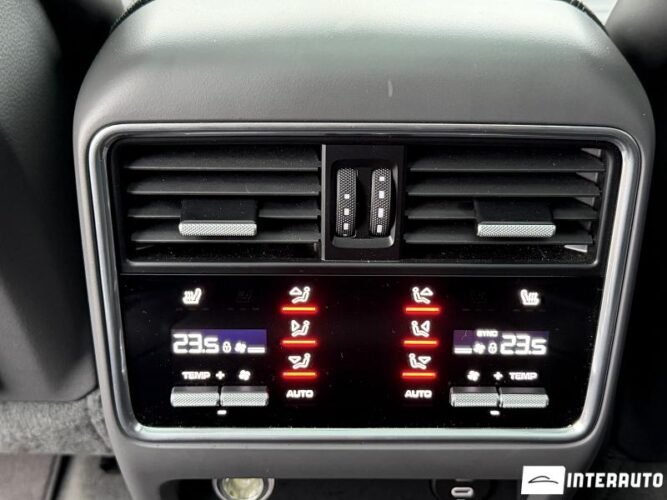 Porsche Cayenne 52 porsche Cayenne 2020