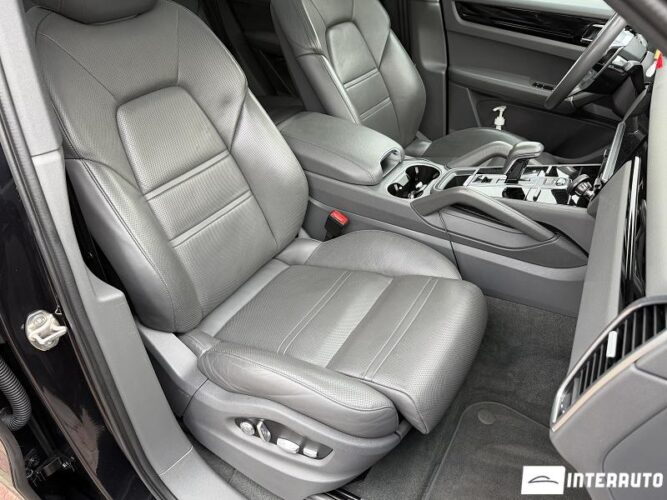 Porsche Cayenne 51 porsche Cayenne 2020