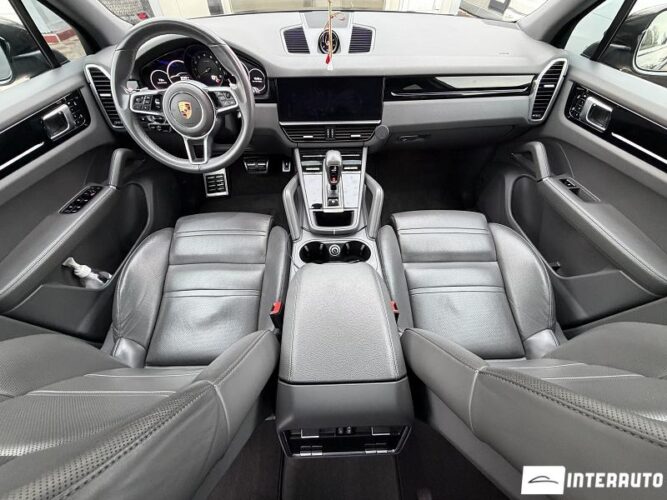 Porsche Cayenne 44 porsche Cayenne 2020