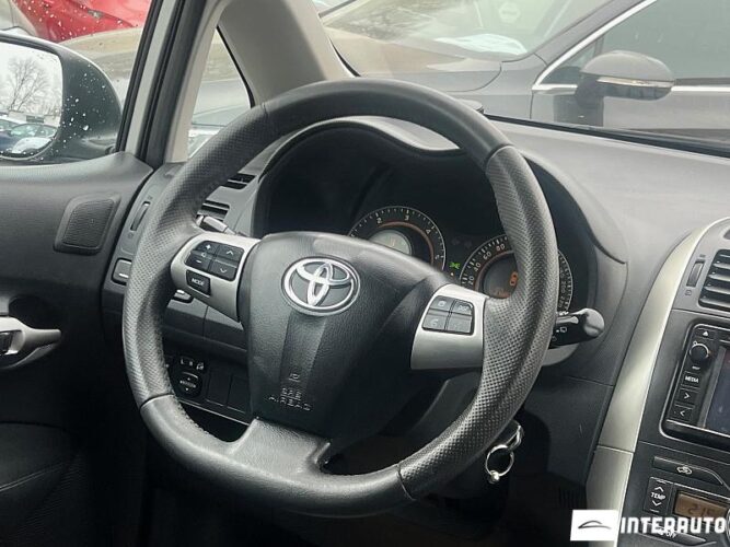 toyota Auris 2012
