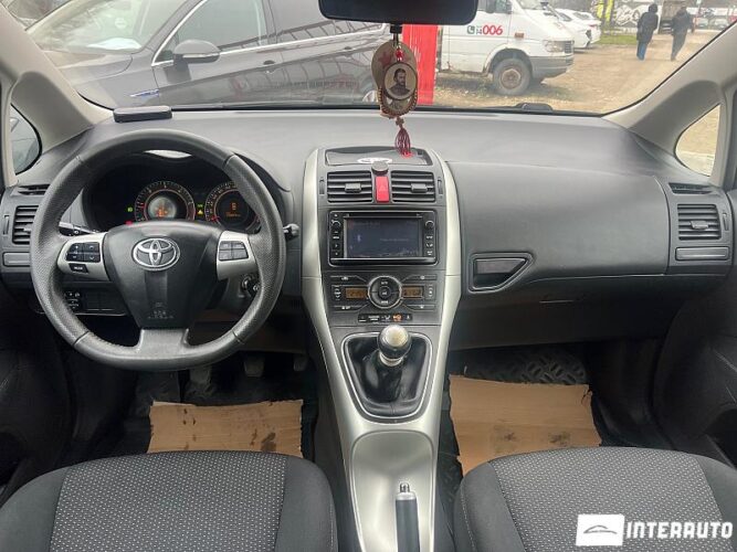 toyota Auris 2012