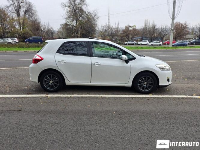toyota Auris 2011