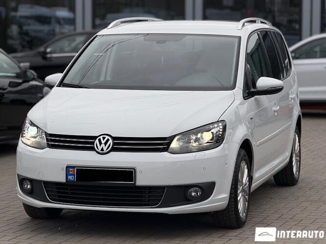 Volkswagen Touran 2015 doar la InterAuto