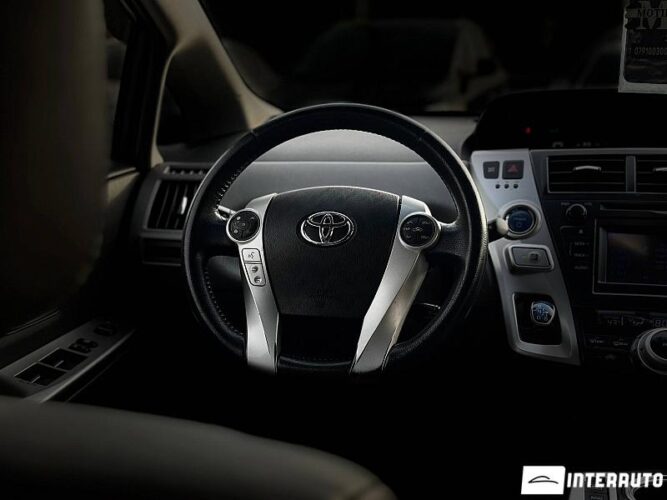 toyota Prius Plus / V 2013