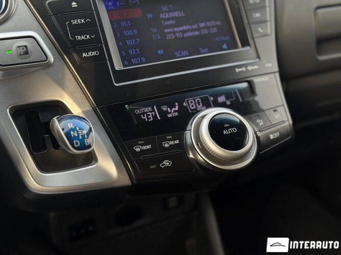 toyota Prius Plus / V 2013