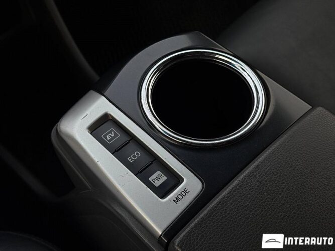 toyota Prius Plus / V 2013