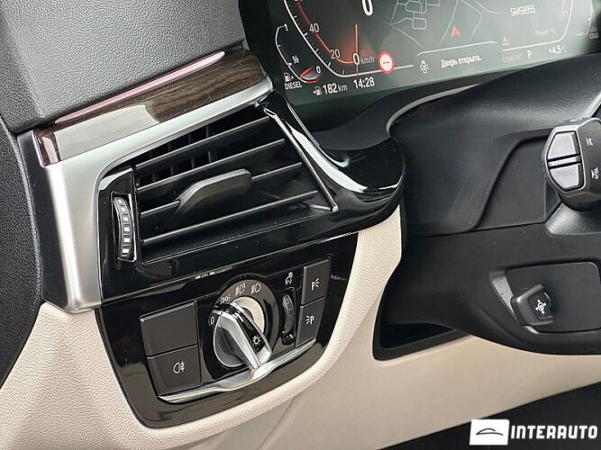 BMW 520 44 bmw 520 2020