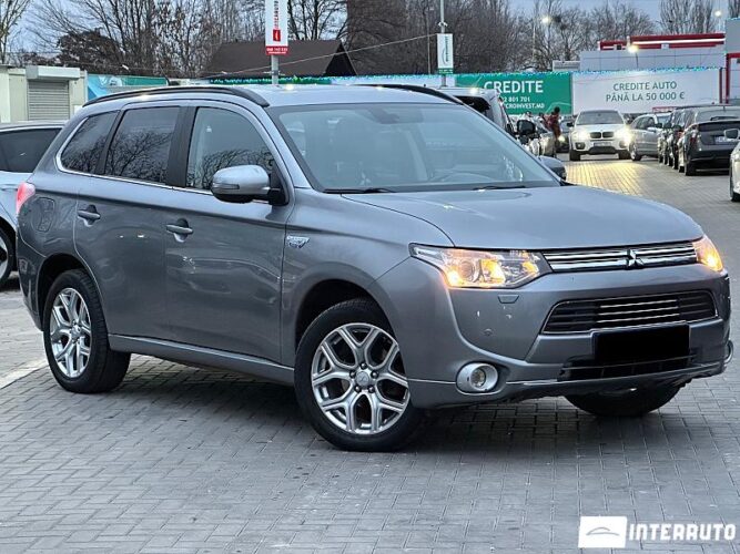 Mitsubishi Outlander 2014 doar la InterAuto