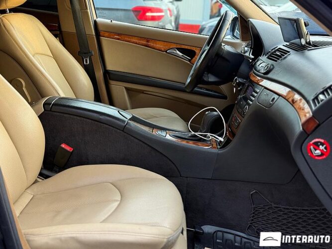 Mercedes E 240 40 mercedes E 240 2002