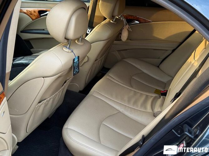 Mercedes E 240 41 mercedes E 240 2002