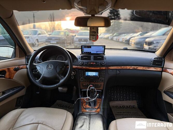 Mercedes E 240 42 mercedes E 240 2002