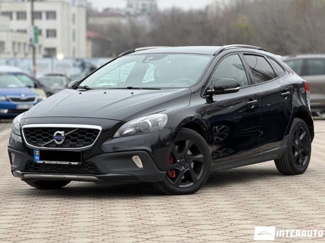 Volvo V 40 2014 doar la InterAuto