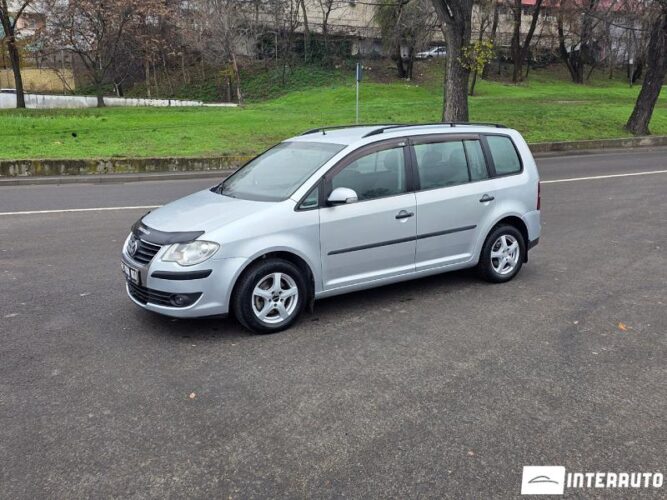 Volkswagen Touran 2008 doar la InterAuto