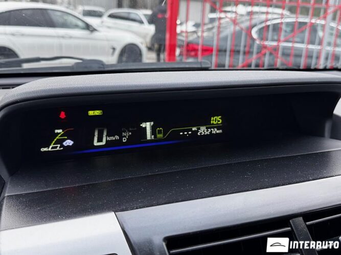 toyota Prius Plus / V 2012