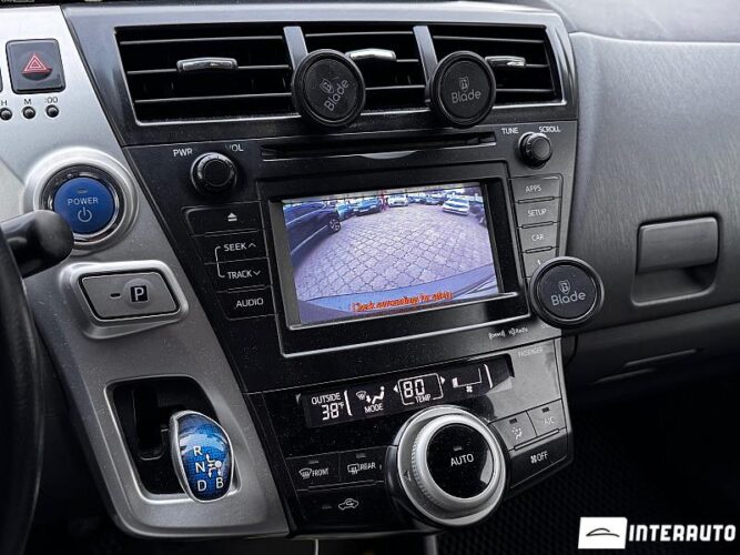 toyota Prius Plus / V 2012